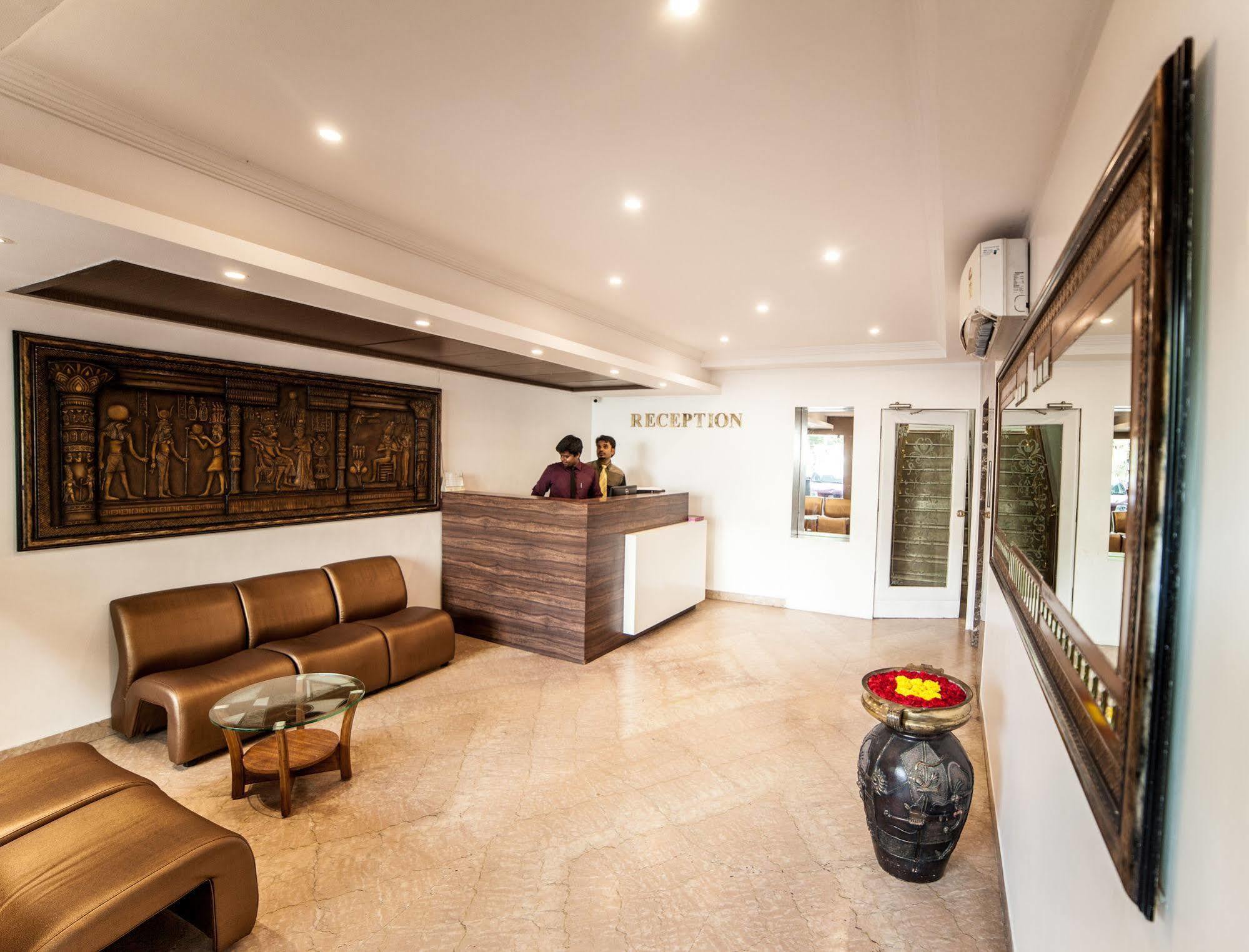 Brownstar Boutique Hotel Chennai Exterior foto