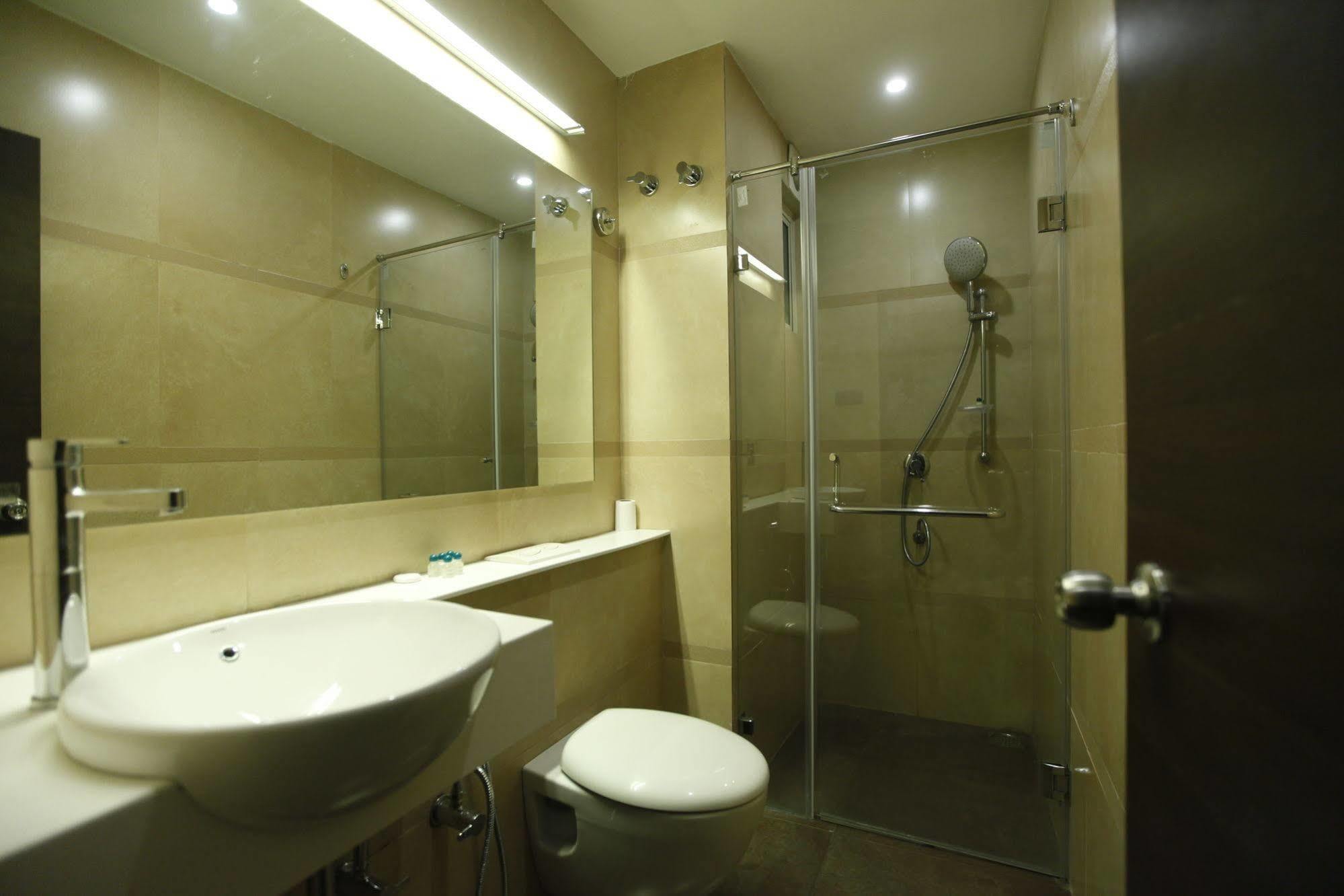 Brownstar Boutique Hotel Chennai Exterior foto